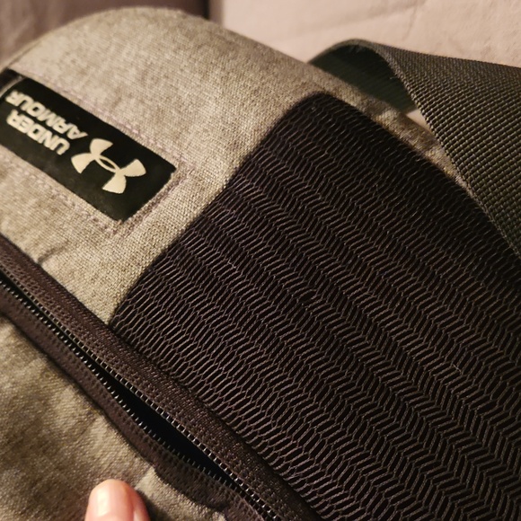 Under Armour gray and black belt bag unisex - Picture 7 of 7
